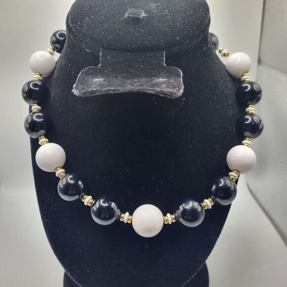 Chunky Napier Acrylic Beaded Necklace 18in - Picture 1 of 5